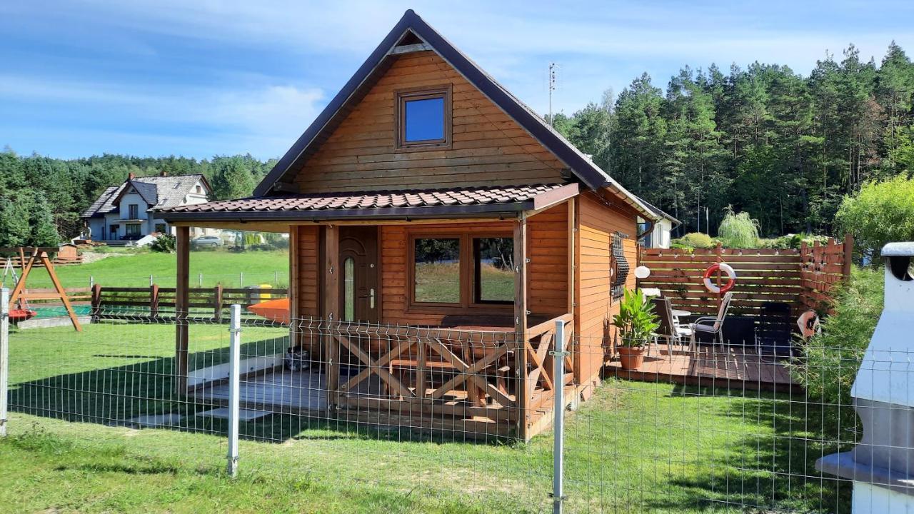 Nad Jeziorem Holiday home Gowidlino