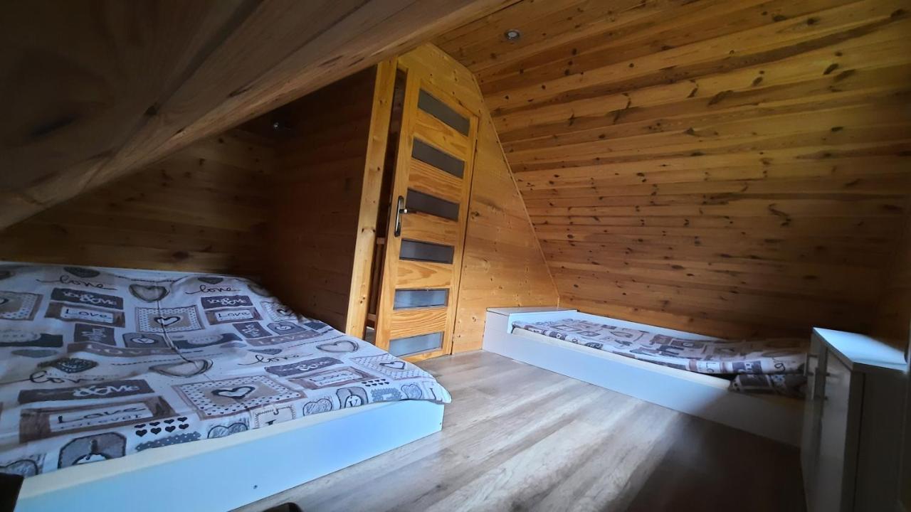 Nad Jeziorem Holiday home Gowidlino