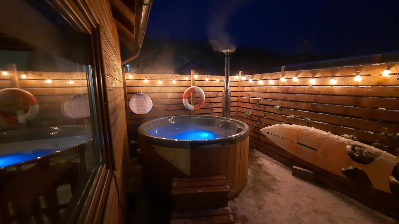 Nad Jeziorem Holiday home *